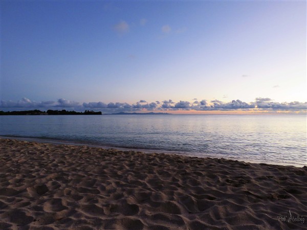 Lîle voisine de Ste Lucie va disparaitre happée par la nuit.jpg