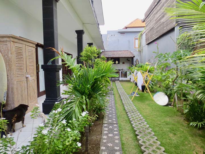 bali-accommodation-canggu-yana-guest-house-garden-1067x800.jpg