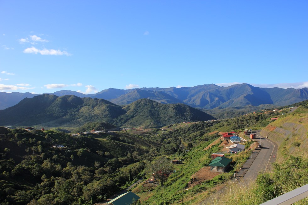 vue chaine de montagne.JPG