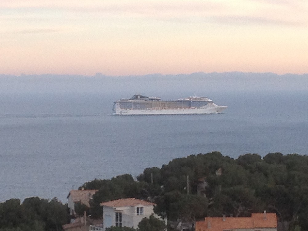 MSC Slendida.jpg