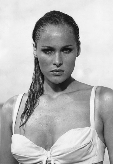 ursula_andress_james_bond_contre_le_dr_no_1962.jpg