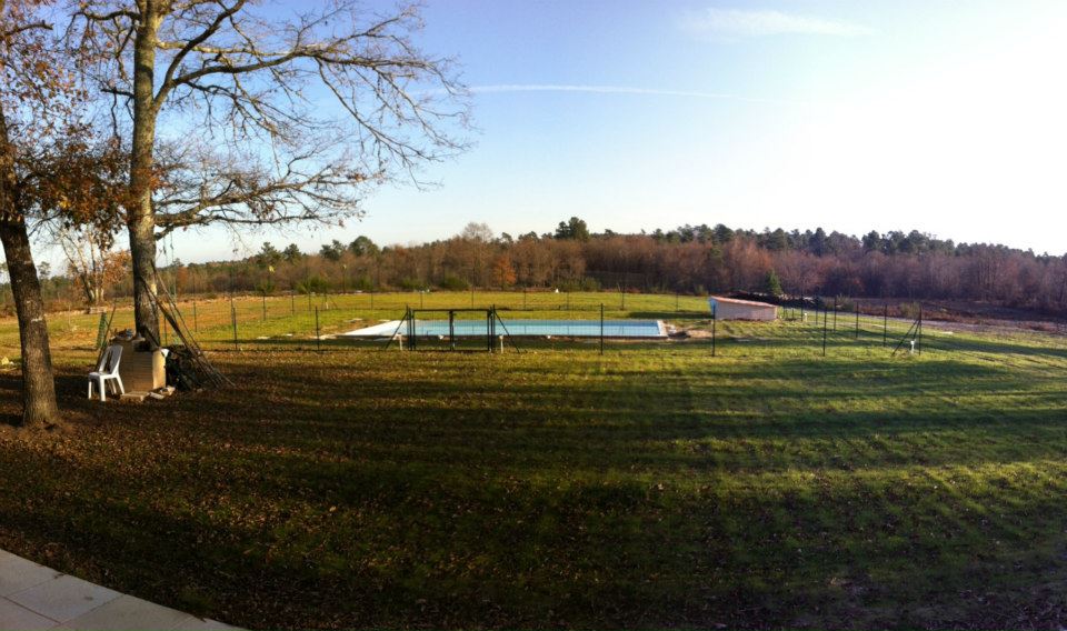 bayas-pool.jpg