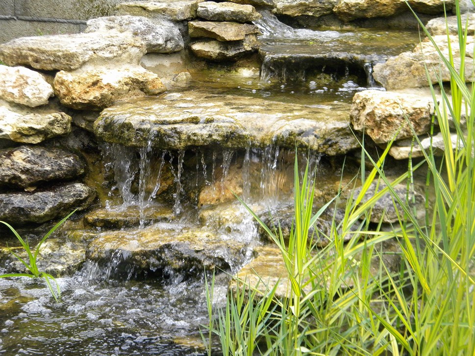 Cascade refaite entièrement l'année dernière.JPG