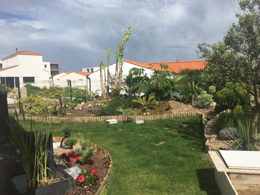 MAI 2019 - avec partie "jardin japonais" qui a aujourd'hui disparue au profit d'un bassin avec cascade