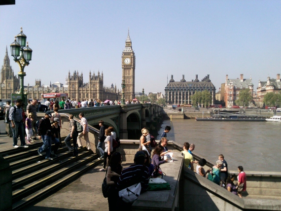 209916_2011320159735_1145694169_2424666_7121275_o (570x428).jpg